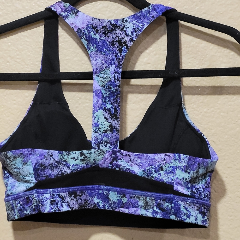 Lululemon sport bra